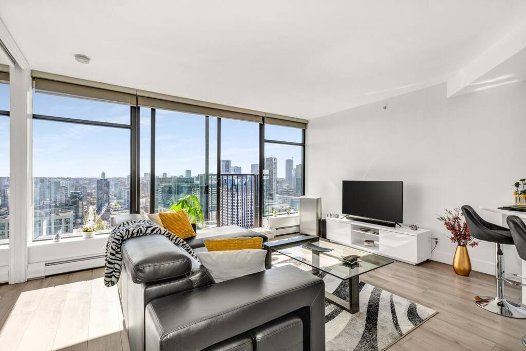 Central Luxury Apartment With Best City Views! فانكوفر المظهر الخارجي الصورة