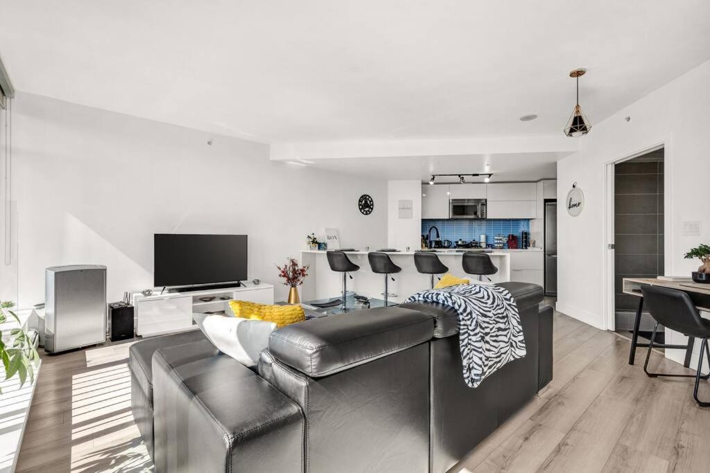 Central Luxury Apartment With Best City Views! فانكوفر المظهر الخارجي الصورة