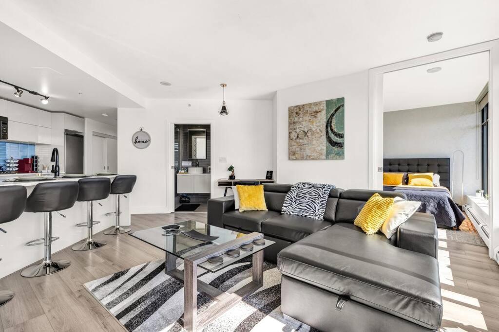 Central Luxury Apartment With Best City Views! فانكوفر المظهر الخارجي الصورة