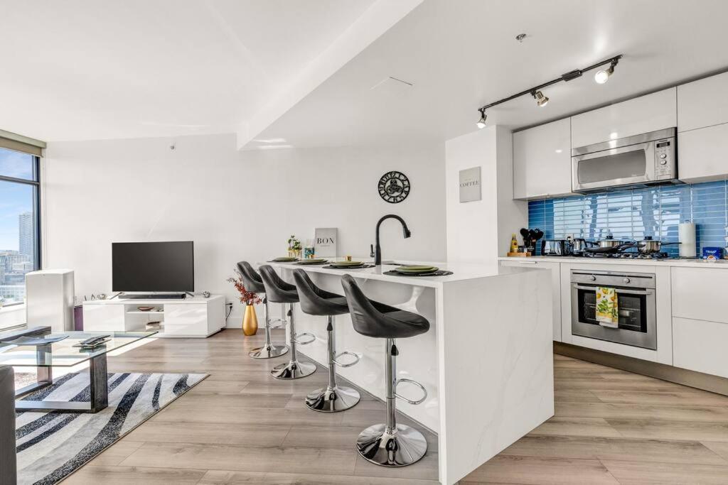 Central Luxury Apartment With Best City Views! فانكوفر المظهر الخارجي الصورة