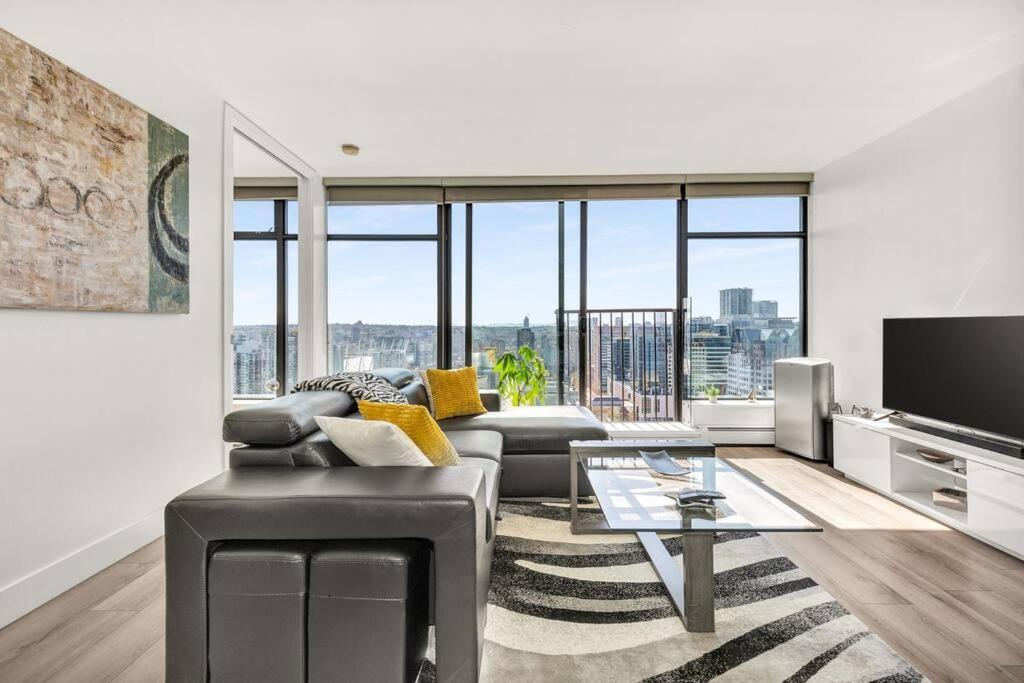 Central Luxury Apartment With Best City Views! فانكوفر المظهر الخارجي الصورة