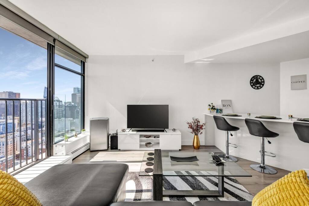 Central Luxury Apartment With Best City Views! فانكوفر المظهر الخارجي الصورة