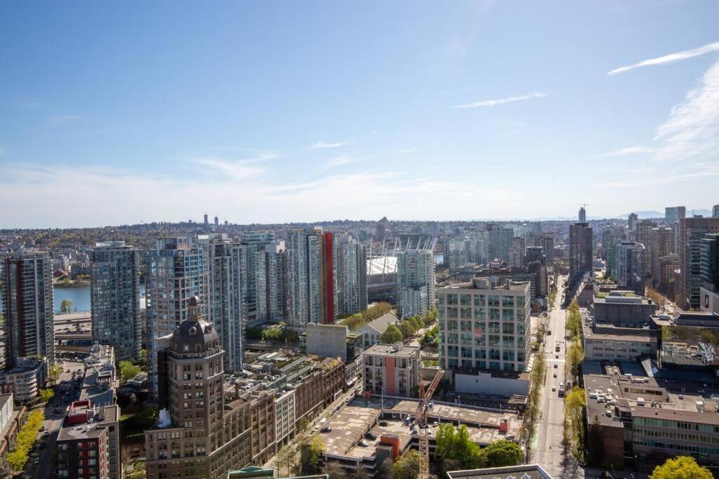 Central Luxury Apartment With Best City Views! فانكوفر المظهر الخارجي الصورة