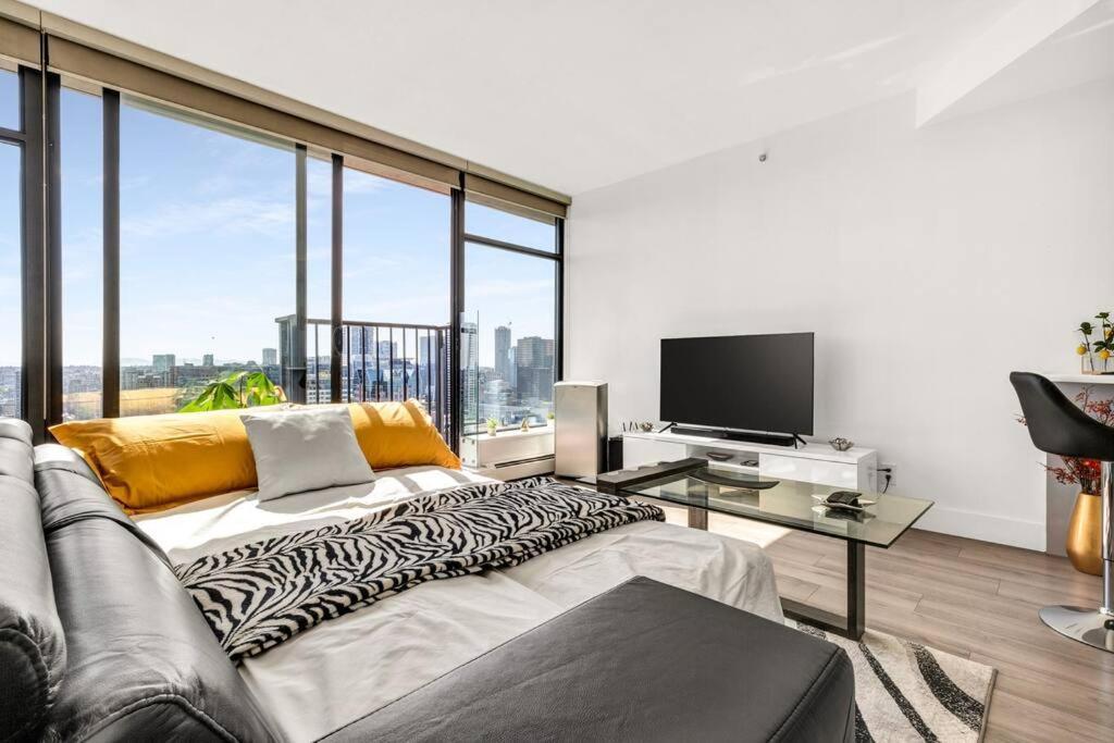 Central Luxury Apartment With Best City Views! فانكوفر المظهر الخارجي الصورة
