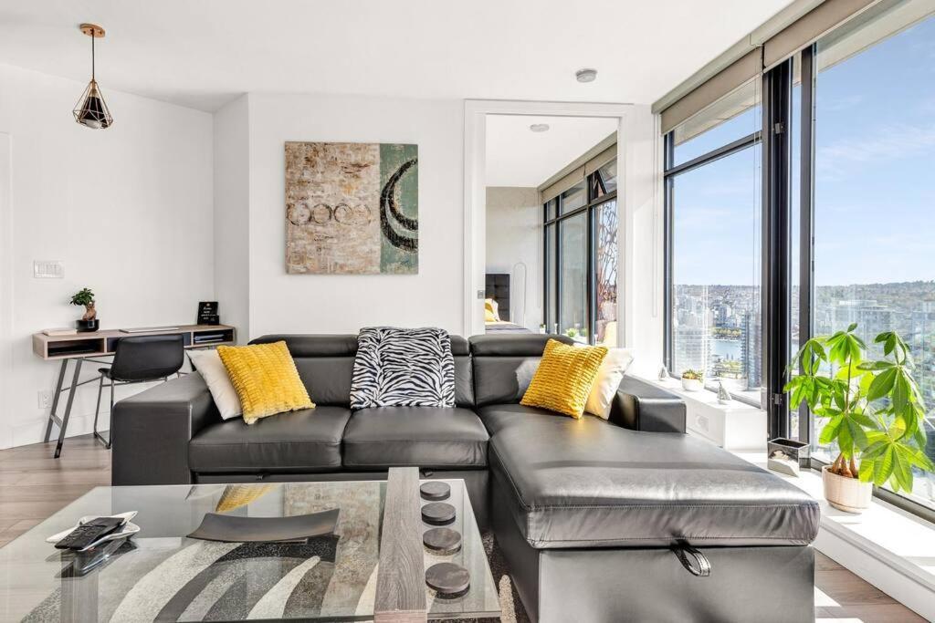 Central Luxury Apartment With Best City Views! فانكوفر المظهر الخارجي الصورة
