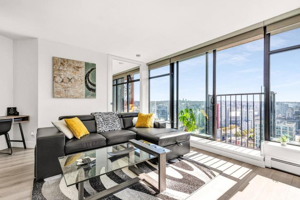 Central Luxury Apartment With Best City Views! فانكوفر المظهر الخارجي الصورة